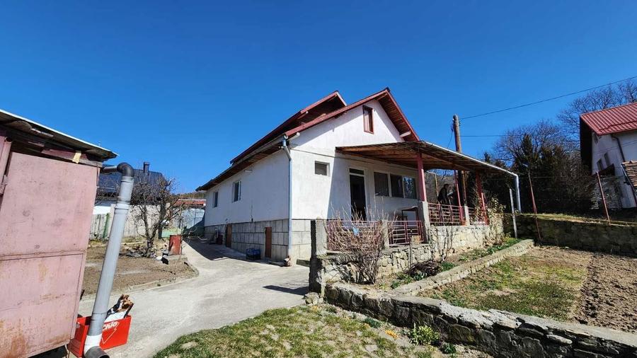 Casuta de la munte - se vinde casa + teren Moroeni, DB - 5