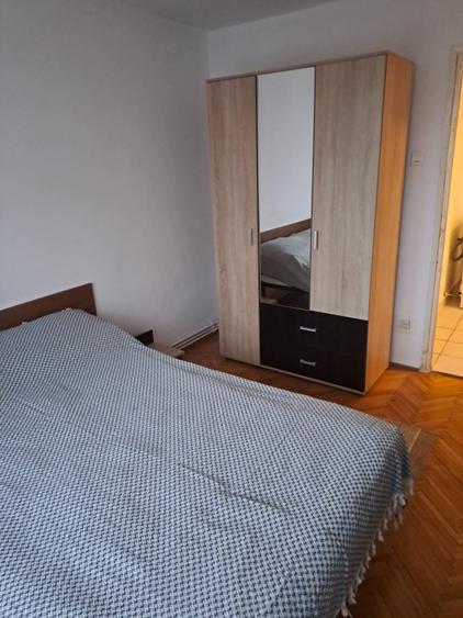 De inchiriat apartament 2 camere - 4