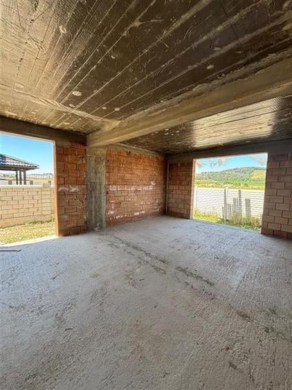 Teren cu bloc rezidential de vanzare,  P+1+M, 6 apartamente, investitie sigura, - 7