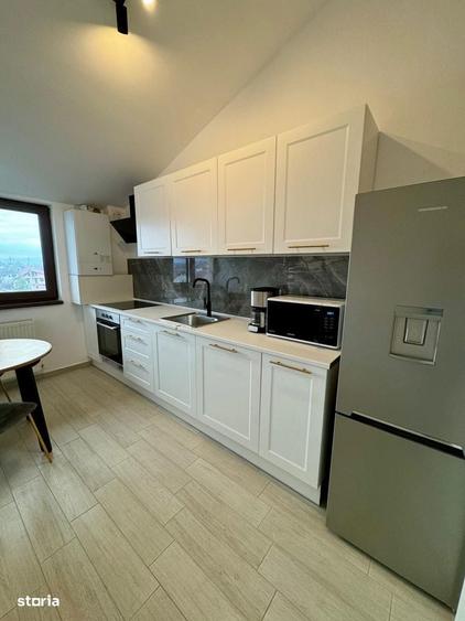 PRIVAT Garsoniera spa?ioasa, mobilata, mansardabila, panorama, balcon - 2