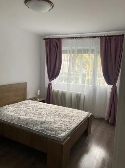 Apartament 3 camere, 68 mp, semidecomandat, ac, curte, metrou aproape, Titan Apartament 3 camere, 68 mp, semidecomandat, ac, curte, metrou aproape, Titan