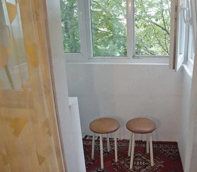 PROPRIETAR inchiriez GARSONIERA cu BALCON inchis, mobilata ?i cu dotari, zona Badea Car?an - 1