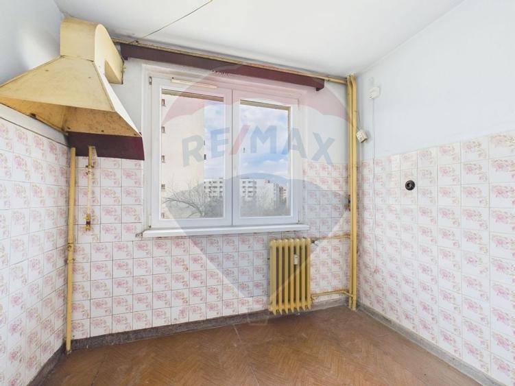 Nou în piață – 3 camere Teiul Doamnei | bloc reabilitat | etaj 5 - 1