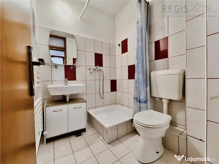 Apartament cu 4 camere decomandat în Sud