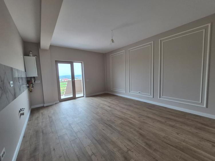 Apartament cu 3 camere semidecomandat în Valea Lupului