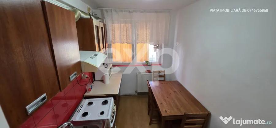 Apartament cu 2 camere decomandat în Micro 6