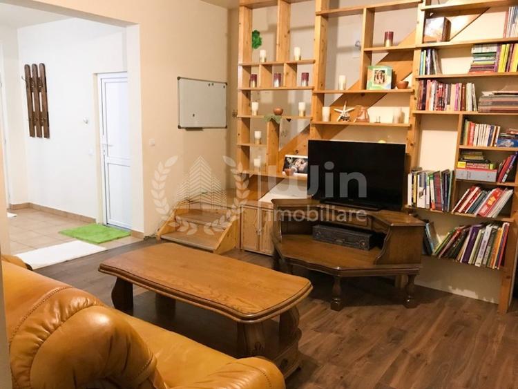 Casă individuală cu 6 camere cu Canalizare în Dâmbul Rotund