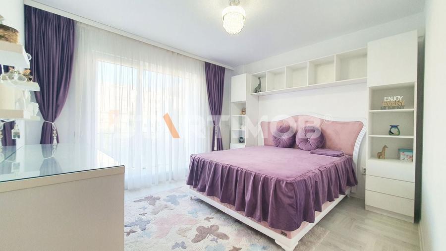Apartament cu 3 camere decomandat, mobilat în Tractorul