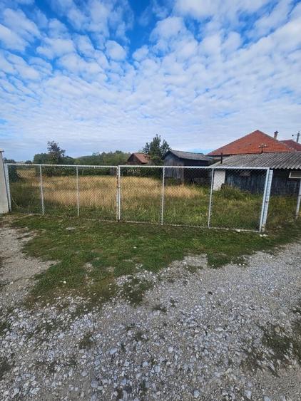 Casă cu 4 camere în Baia de Fier