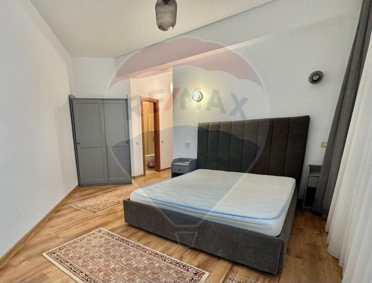 Apartament cu 3 camere decomandat, mobilat în Central