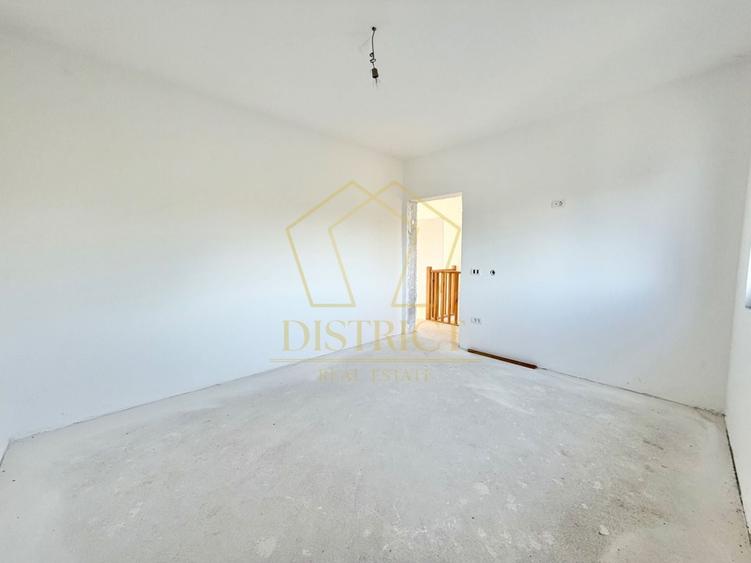 Duplex cu 4 camere cu Canalizare în Chișoda
