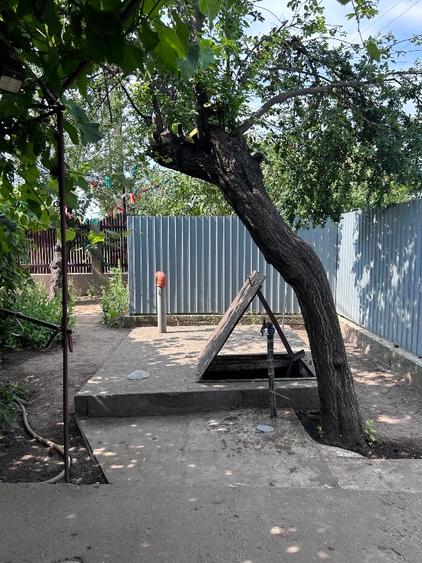 Casă individuală cu 3 camere cu Canalizare în Central