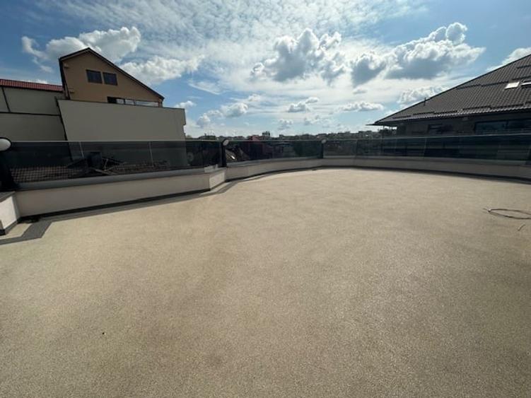 Casă individuală cu 12 camere cu Canalizare în Cotroceni