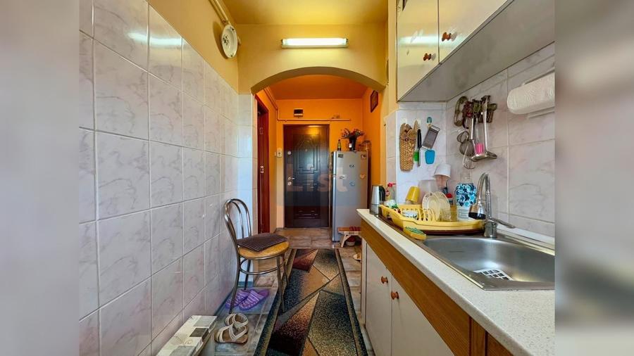 Apartament cu 4 camere decomandat în Zorilor