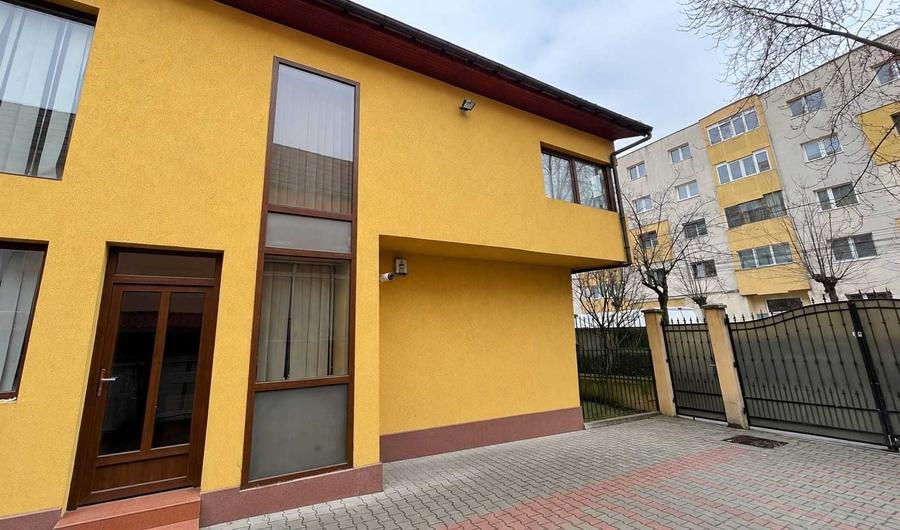 Casă cu 4 camere în Mărăști