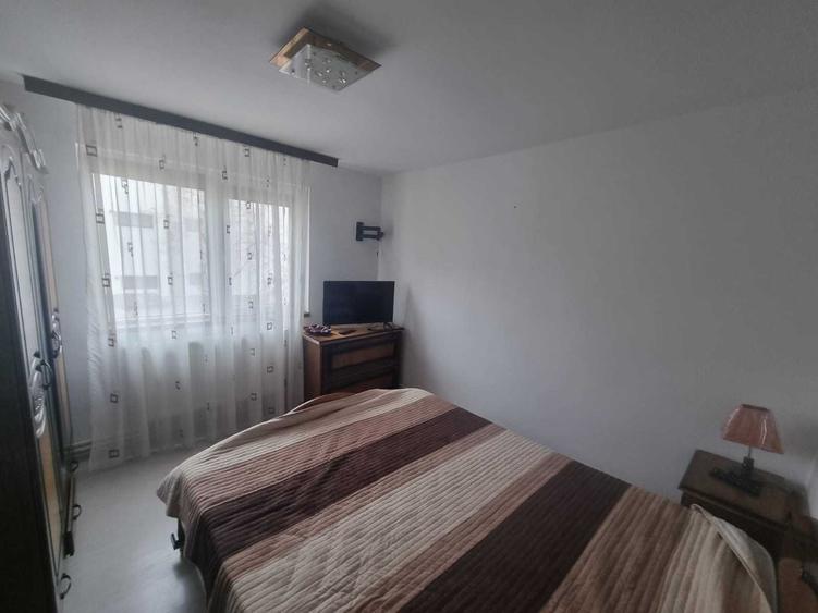 Apartament cu 2 camere decomandat în Exterior Vest