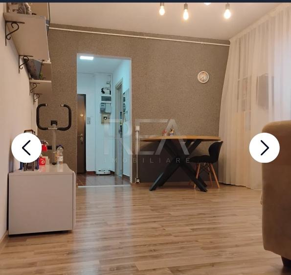 Apartament cu 3 camere semidecomandat în Berceni