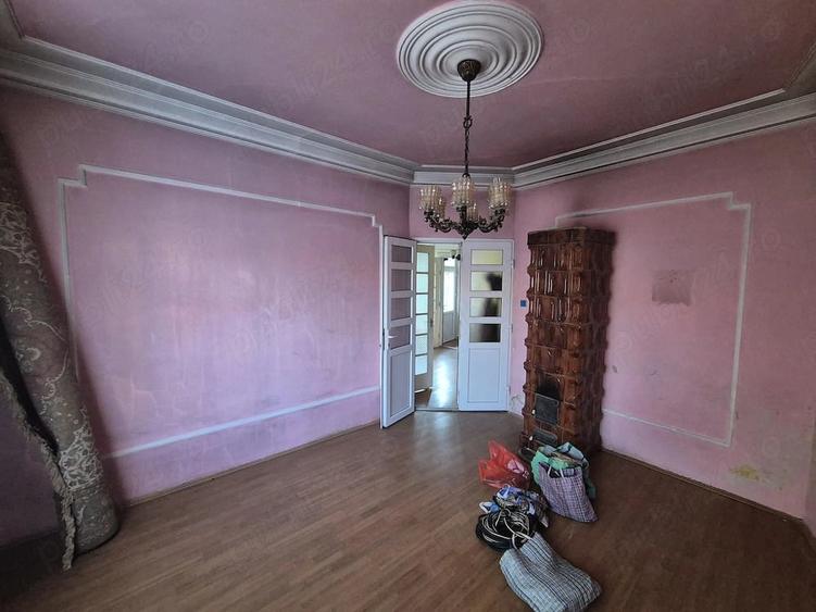 Casă cu 3 camere cu Teren 200 Mp în Decebal