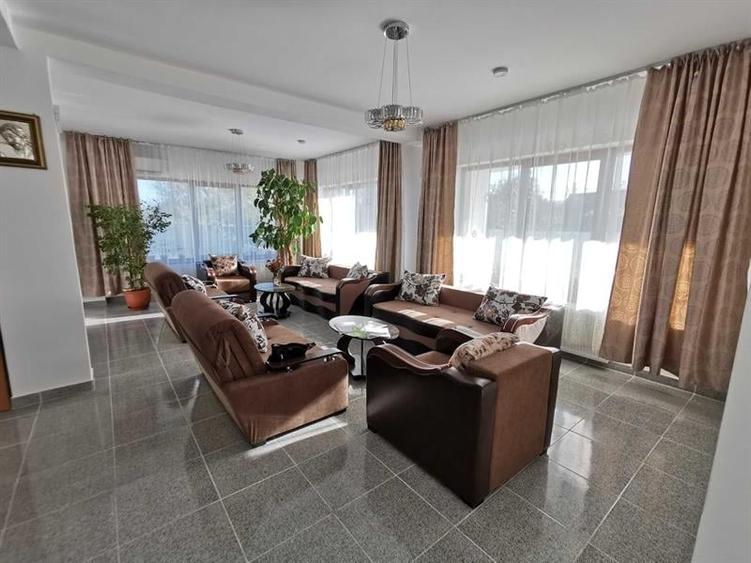 Casă individuală cu 4 camere cu Teren 2000 Mp în Goicea