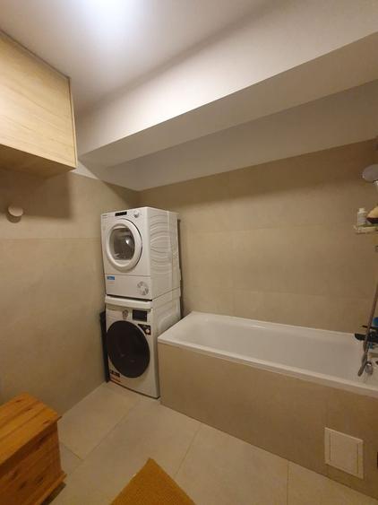 Apartament cu 3 camere decomandat în Exterior Vest