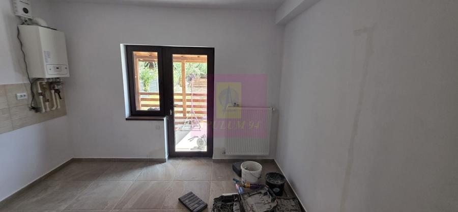 Casă individuală cu 4 camere cu Canalizare în Brebu