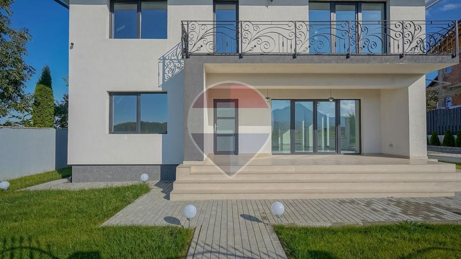 Casă individuală cu 5 camere cu Teren 400 Mp în Bunloc
