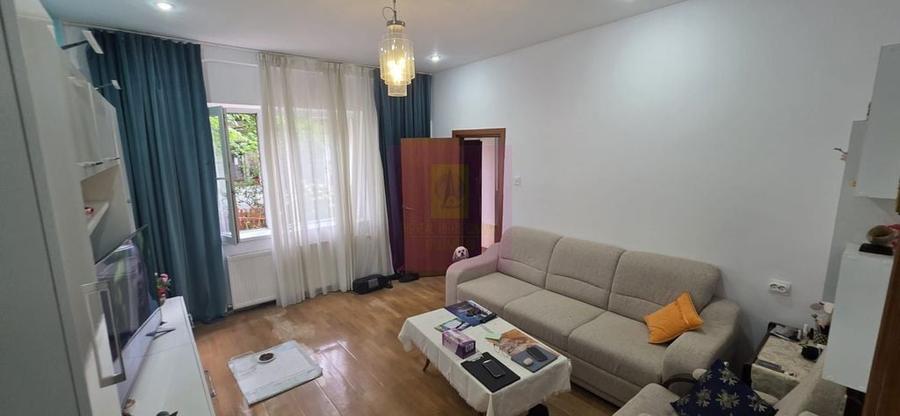 Apartament 2 camere de vanzare in Sinaia - 8