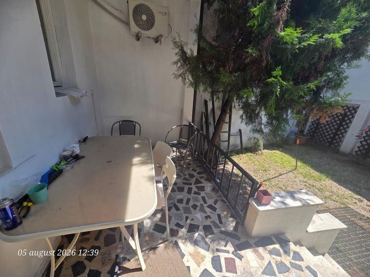Casă individuală cu 12 camere cu Canalizare în Central