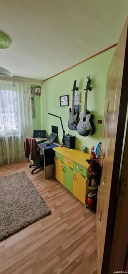 Apartament cu 3 camere decomandat în Precista