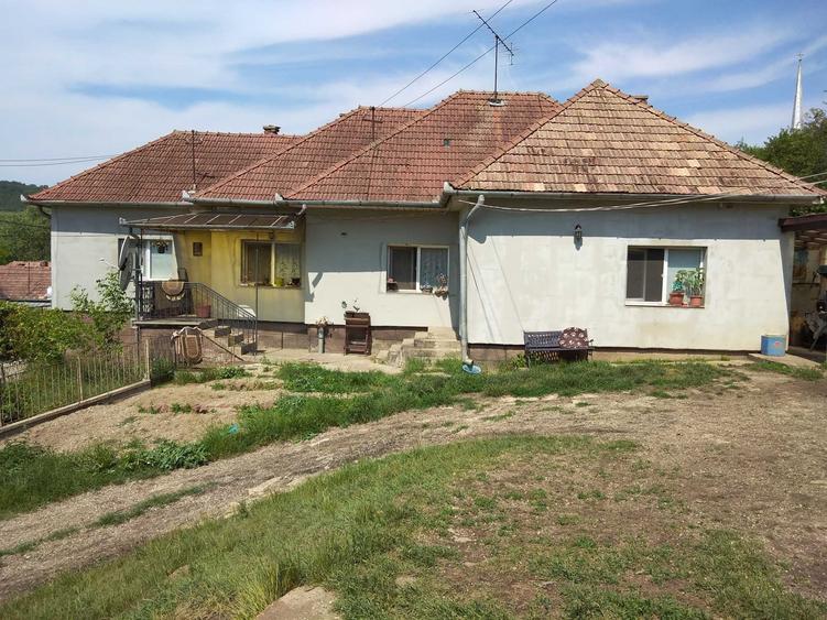 Casă cu 3 camere în Sânpaul