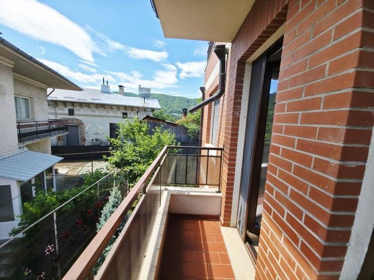 Casă individuală cu 3 camere cu Teren 205 Mp în Central