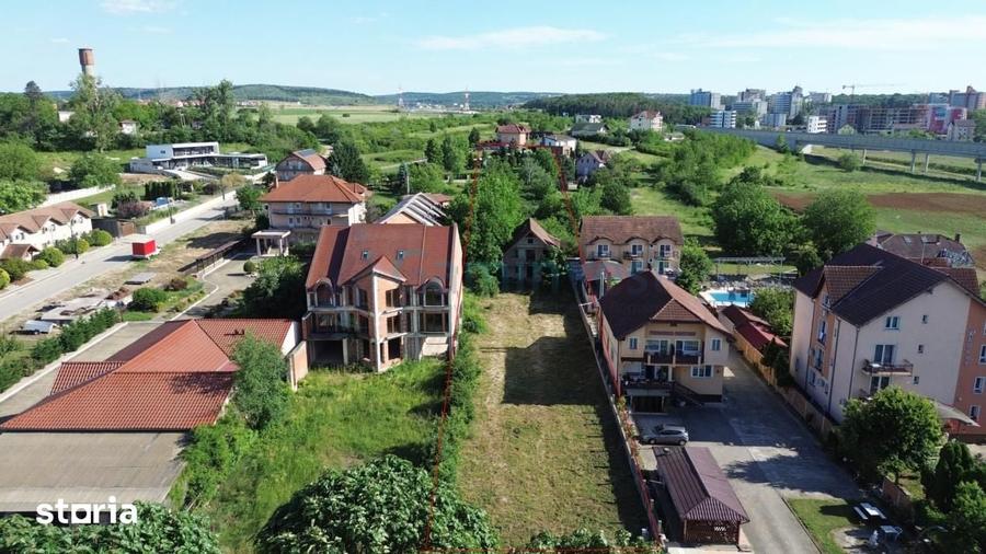 Casă cu 5 camere cu Teren 2898 Mp în Sânmartin