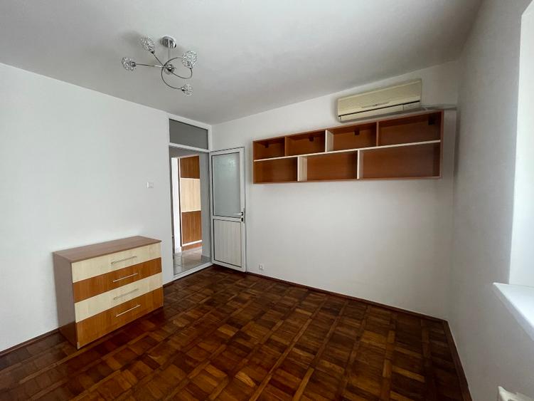 Particular vand apart. dec 3 camere mobilat - Constanta zona Tomis 3/Str. Soveja - 4