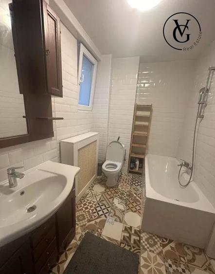 Apartament cu 3 camere semidecomandat, mobilat în Cișmigiu
