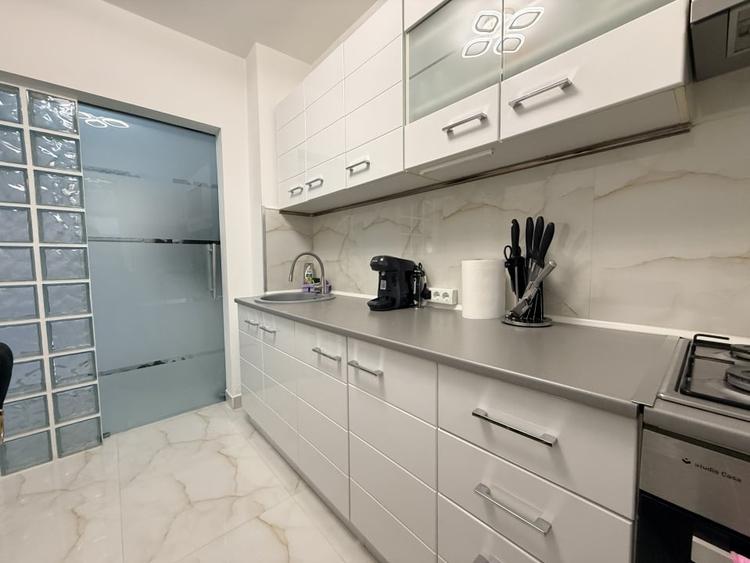 Apartament 2 camere | Gara de Nord | Basarab| vedere spate| metrou 3' - 8