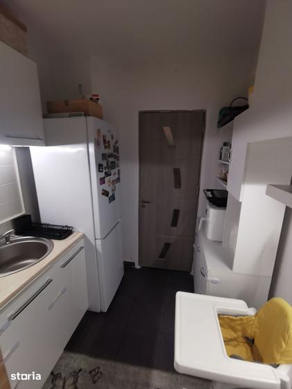 Apartament cu 2 camere semidecomandat în Berceni