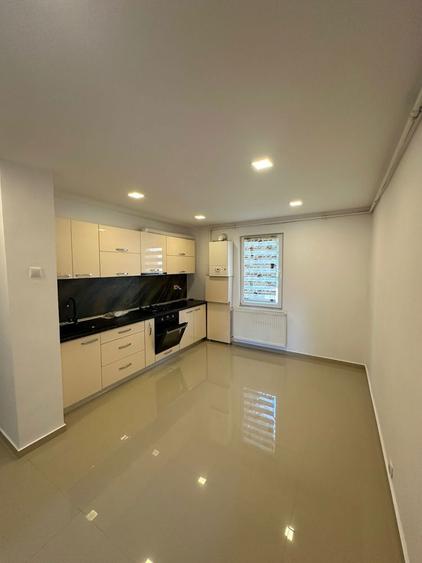 Inchiriez apartament 3 camere Libertatii (Reghin) - 1