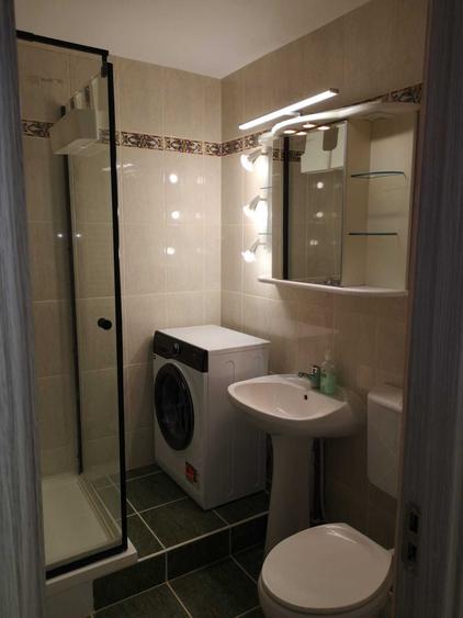 Spatiu si confort: apartament decomandat cu 2 camere, renovat complet si mobilat, amplasare excelenta: str. N. Balcescu, Oradea - 13