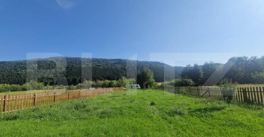 Teren Plaiul Foii, vedere spre muntii Bucegi si apa Barsa 10 - 11