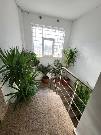 Vanzare  apartament 4 camere bucuresti noi damaroaia - 1