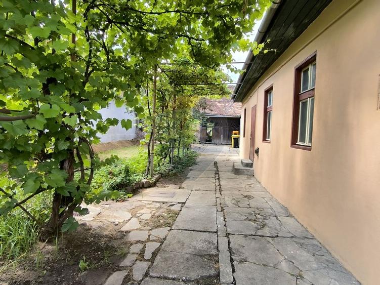 Casa cu potential in zona semicentrala din Medias, Strada Avram Iancu - 8