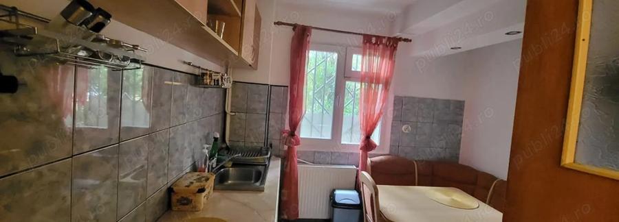 Apartament 3 camere , Decomandat, Piata Covasna sector 4 - 1