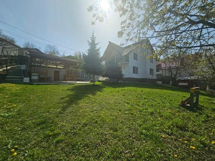 VILĂ ELEGANTĂ CU PRIVELIȘTE DEOSEBITĂ – VALENII DE MUNTE - 18