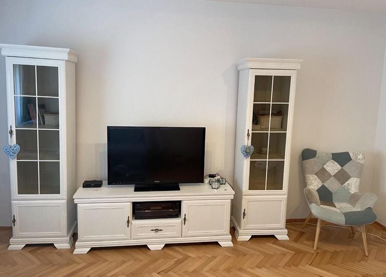 Apartament cu 3 camere decomandat, mobilat în Doamna Ghica