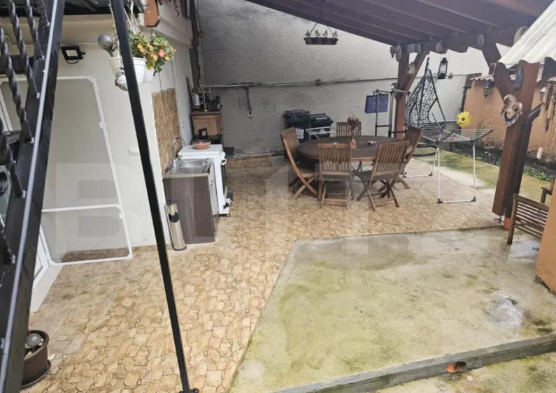 Apartament cu 3 camere de inchiriat, 70 mp, zona Centru, Al - 4