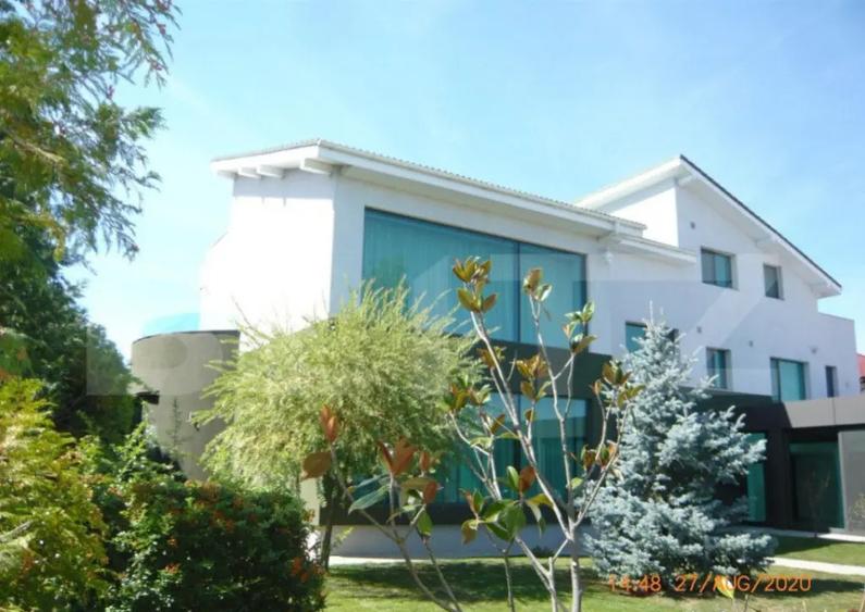 Vila, 8 camere, 790 mp utili, zona Lunei - 2