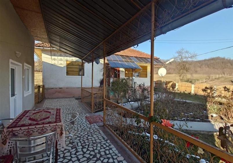 Se vinde Casa si teren cu priveliste, zona rurala - 9