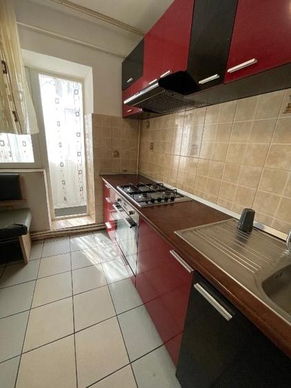 Se inchiriaza apartament cu 2 camere zona Cug langa piata - 10