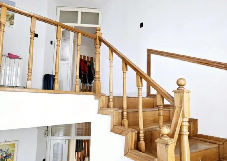 Casa, de vanzare, cu 6 camere, 300 mp, zona semicentrala - 8