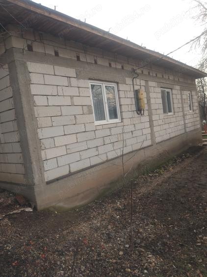 Casă cu 4 camere cu Teren 2000 Mp în Dor Mărunt